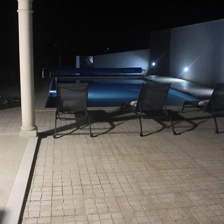 Rosa Wjacuzzi Villa Salir de Matos