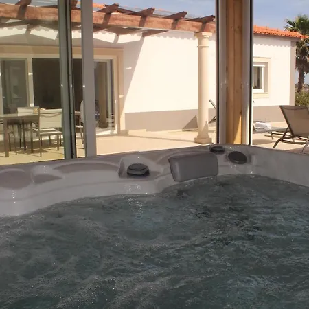 Rosa Wjacuzzi Villa Salir de Matos