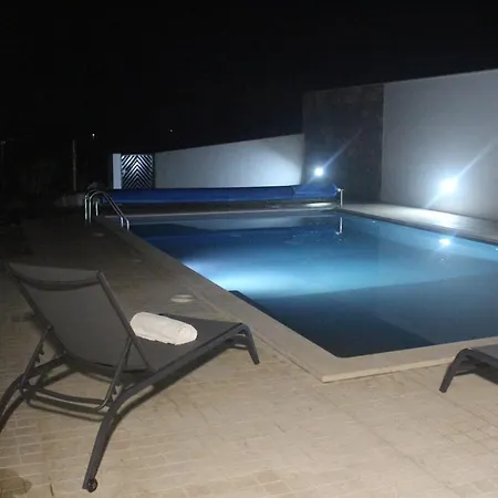 Rosa Wjacuzzi Villa